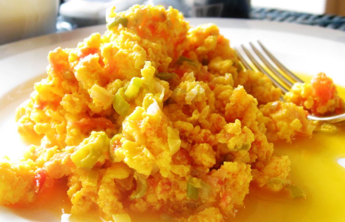 Pericos  (Scrambled Eggs, Colombian style)